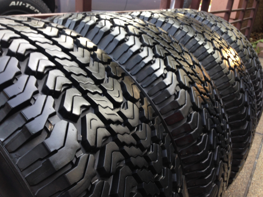 ยาง All Michelin 255 70 15 ปี13 ดอกเต็ม ไม่มีปะ ราคาไม่แพง