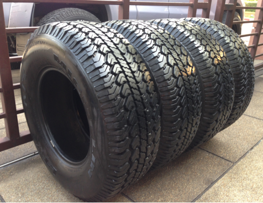 ยาง All Michelin 255 70 15 ปี13 ดอกเต็ม ไม่มีปะ ราคาไม่แพง