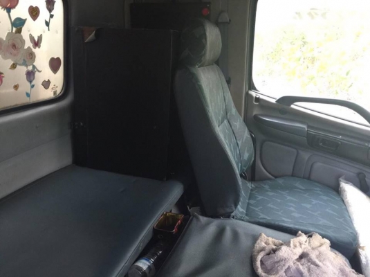 10 ล้อตู้เปียก 220 แรง HINO FL1JNLA รถปี 2549 ไมล์ 6 แสนกว่าโล เล่มทะเบียนพร้อม มีประกันชั้น 1 รถสวย