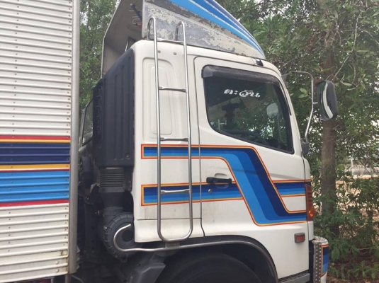 10 ล้อตู้เปียก 220 แรง HINO FL1JNLA รถปี 2549 ไมล์ 6 แสนกว่าโล เล่มทะเบียนพร้อม มีประกันชั้น 1 รถสวย