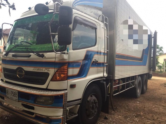 10 ล้อตู้เปียก 220 แรง HINO FL1JNLA รถปี 2549 ไมล์ 6 แสนกว่าโล เล่มทะเบียนพร้อม มีประกันชั้น 1 รถสวย