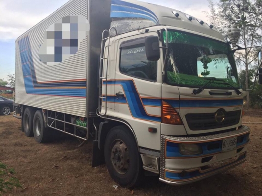 10 ล้อตู้เปียก 220 แรง HINO FL1JNLA รถปี 2549 ไมล์ 6 แสนกว่าโล เล่มทะเบียนพร้อม มีประกันชั้น 1 รถสวย