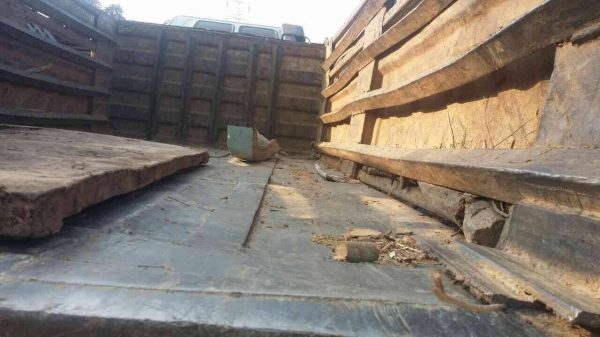 10 ล้อดั้มนางฟ้าแท้ 240 แรง FXZ23NFPF R. รถดีแต่สีไม่สวย บอดี้ไม่สวย