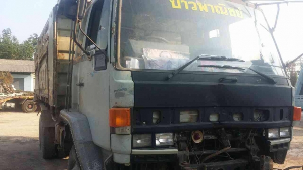 10 ล้อดั้มนางฟ้าแท้ 240 แรง FXZ23NFPF R. รถดีแต่สีไม่สวย บอดี้ไม่สวย