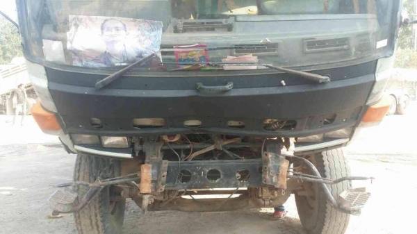 10 ล้อดั้มนางฟ้าแท้ 240 แรง FXZ23NFPF R. รถดีแต่สีไม่สวย บอดี้ไม่สวย