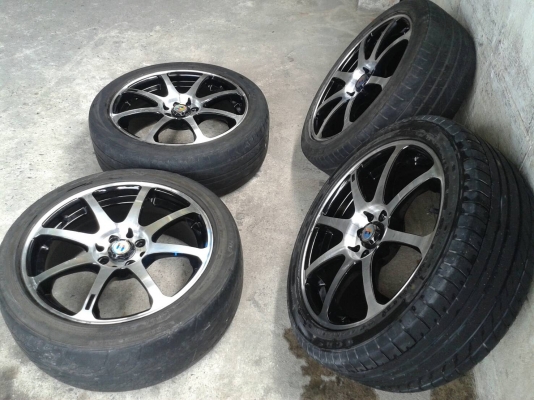 ล้อแม็ก17นิ้ว4รู100/114 พร้อมยาง สวยๆ 4 ล้อ ราคา 6900 บาท