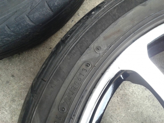 ล้อแม็ก17นิ้ว4รู100/114 พร้อมยาง สวยๆ 4 ล้อ ราคา 6900 บาท