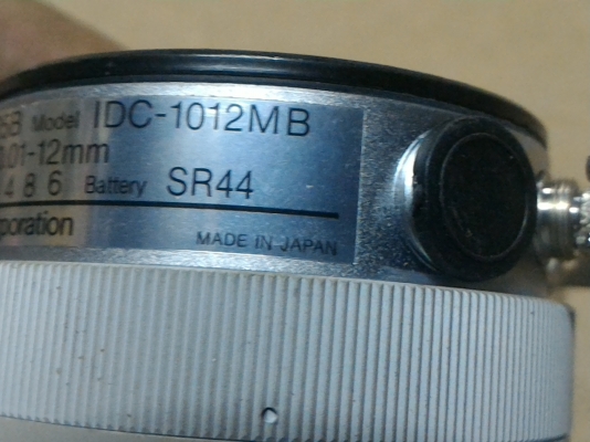 เครื่องวัดความหนาระบบดิจิตอลยี่ห้อ Mtiutoyo จากญี่ปุ่น ช่วงของการวัดอยู่ที่ 0.01 - 12 มม. วัดชิ้นงานได้ไว โครงสร้างแข็งแรง