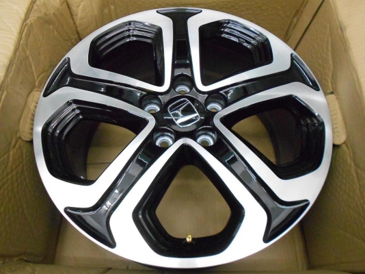 ล้อแม็กเปล่า Honda HRV ขอบ 17 ถอดป้ายแดง สวย ไร้ริ้วรอย ทั้งชุด 12,500.- /เทิร์นได้ ใส่ฟรีค่ะ ล้อแม็กเปล่า Honda HRV ขอบ 17 ถอดป้ายแดง สวย ไร้ริ้วรอย ทั้งชุด 12,500.- /เทิร์นได้ ใส่ฟรีค่ะ