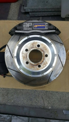 ขายเบรค  AP พร้อมจาน320 มม ผ้าเบรคกับจานยังหนามาก ราคา 40000 บาท