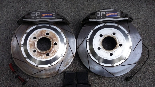ขายเบรค  AP พร้อมจาน320 มม ผ้าเบรคกับจานยังหนามาก ราคา 40000 บาท