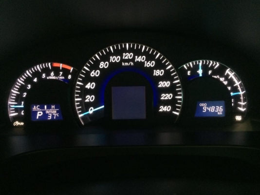 ขาย toyota camry 2.5G โฉมปัจจุบัน สีบรอนซ์เงิน จดทะเบียนปี15 รถสวยพร้อมใช้ รถมือเดียว รถวิ่ง9หมื่นโลแท้