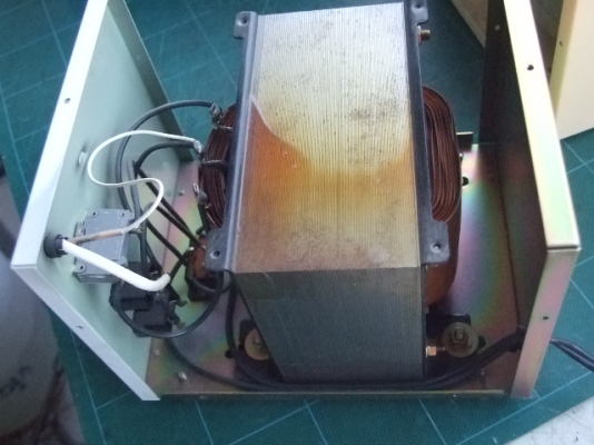 หม้อแปลงไฟจาก 220v ==> 100v ขนาด 1,000W ของ NISSYO (Japan)