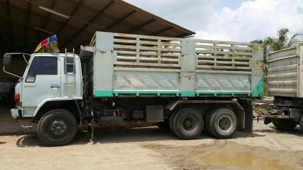 ขายรถบรรทุก 10 ล้อดัมพ์ ISUZU ROCKY 240 แรงม้านางฟ้าแท้ มีระบบลากพ่วง ราคา 980000