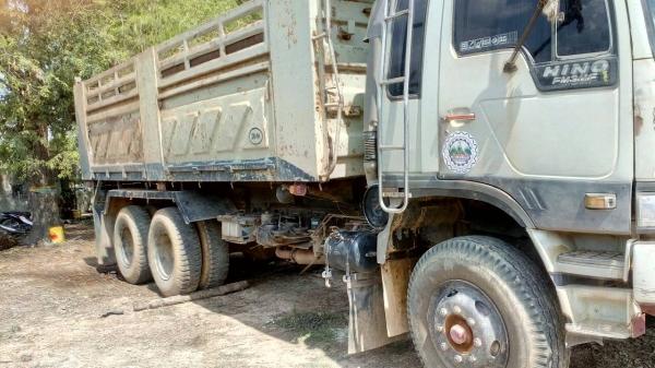 ขายรถบรรทุก 10 ล้อดัมพ์ HINO FM3M 240 แรงม้า ราคา 980000