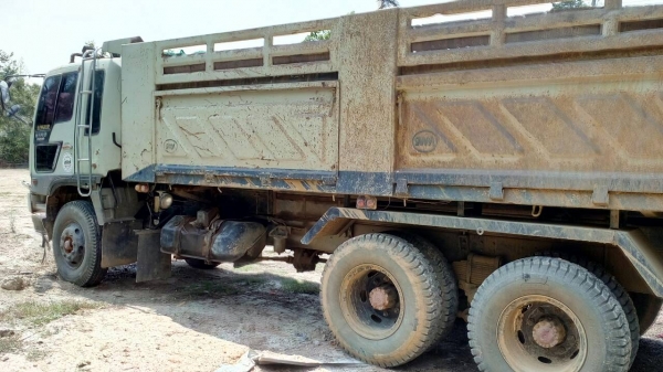 ขายรถบรรทุก 10 ล้อดัมพ์ HINO FM3M 240 แรงม้า ราคา 980000