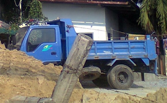 ฝากขาย 6 ล้อดั้ม ISUZU NPR 120 แรง(ฝาขาว) ห้างแท้ ปี 43