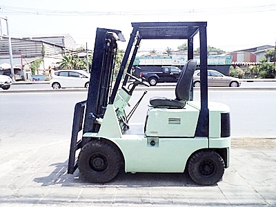 ขายรถยกมิตซูบิชิ 1.5 ตัน  เครื่องดีเซล  กระบอกคู่ เสาสูง 3 เมตร  พวงมาลัยเพาเว่อร์  นำเข้าจากญี่ปุ่น ใช้งานได้ทันที