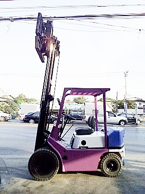 ขายรถยกTCM 2.5 ตัน  เครื่องดีเซลอีซูซุ  งาเทด้ำ  กระบอกคู่  เสาสูง 3 เมตร ล้อหน้าคู่ ยางตันหน้า-หลัง  พวงมาลัยเพาเว่อร์   นำเข้าจากญี่ปุ่น ใช้งานได้ทันที