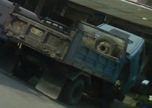 ฝากขาย 6 ล้อดั้ม ISUZU NKR 110 แรง*ห้างแท้*ปี 37 (เกียร์พัง)
