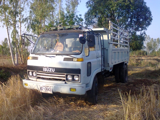 ขาย JCM ดั้ม เครื่อง 175 แรง 6 สูบ กระบะยาว 4.3 เมตรครับ