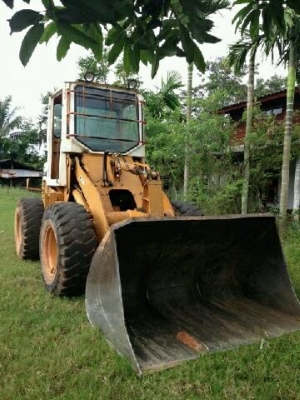 รถตักเอวอ่อนKOMATSU 510เก๋งตู้ สวย ราคา610000