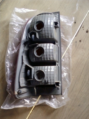 สนใจไฟท้ายเดิมๆ ของวีโก้ แถมหลอดไฟ 1 คู่ สักชุดมั้ยครับ............. สนใจไฟท้ายเดิมๆ ของวีโก้ แถมหลอดไฟ 1 คู่ สักชุดมั้ยครับ.............