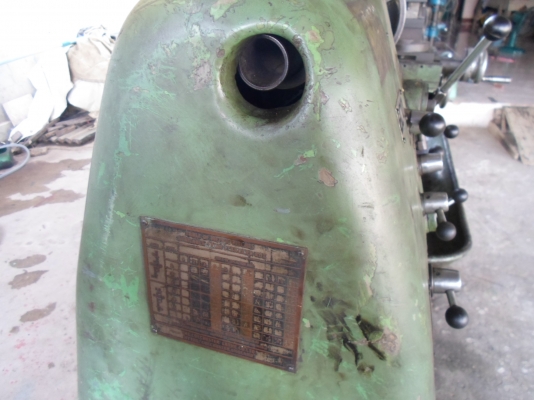 แท่นกลึง 3.5 ฟุต อังกฤษ  2 เพลา เกียร์บล็อก  37,000