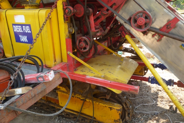 ขายรถเกี่ยวข้าวเกษตรพัฒนาไอ้หนุ่มไวไฟ ปี 54