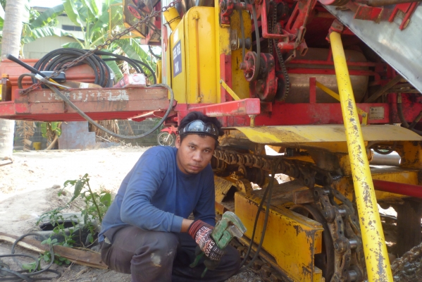 ขายรถเกี่ยวข้าวเกษตรพัฒนาไอ้หนุ่มไวไฟ ปี 54