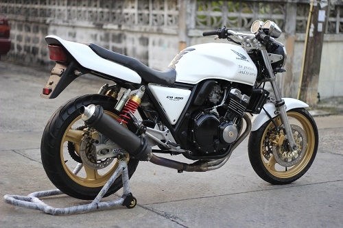 ขาย SF 400 สีขาว ท่อไทเท ราคาไม่แรง