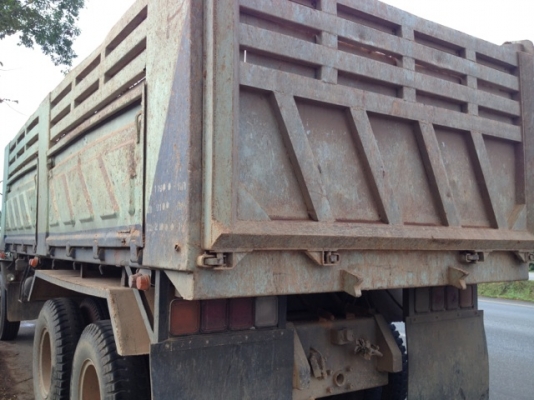 ขายรถสิบล้อ 210 เปลี่ยนเครื่อง 240 รถสวย  สภาพดี