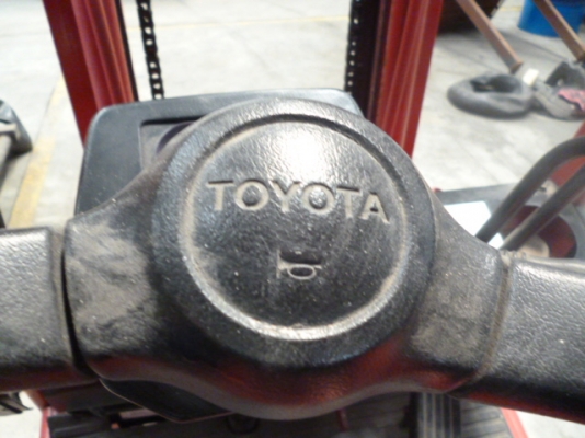 ขายรถยกไฟฟ้า 0.9 ตัน สภาพสวยพร้อมใช้งาน ราคาถูก ยี่ห้อ TOYOTA  รุ่น 3FB9  สนใจติดต่อเจี๊ยบได้เลยค่ะ 087-3310254 ค่ะ