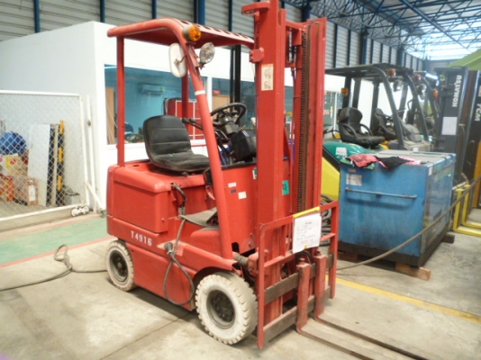 ขายรถยกไฟฟ้า 0.9 ตัน สภาพสวยพร้อมใช้งาน ราคาถูก ยี่ห้อ TOYOTA  รุ่น 3FB9  สนใจติดต่อเจี๊ยบได้เลยค่ะ 087-3310254 ค่ะ