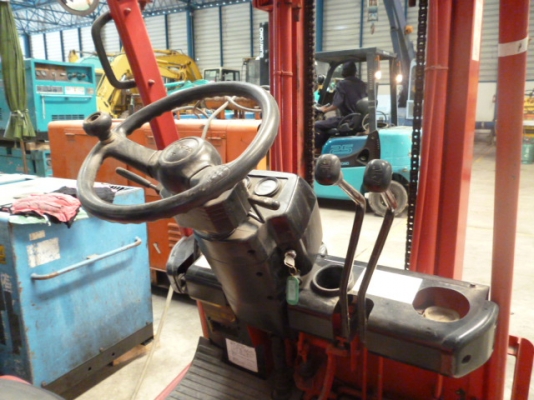 ขายรถยกไฟฟ้า 0.9 ตัน สภาพสวยพร้อมใช้งาน ราคาถูก ยี่ห้อ TOYOTA  รุ่น 3FB9  สนใจติดต่อเจี๊ยบได้เลยค่ะ 087-3310254 ค่ะ