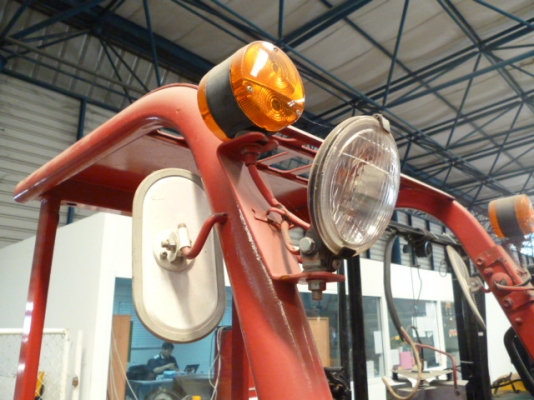 ขายรถยกไฟฟ้า 0.9 ตัน สภาพสวยพร้อมใช้งาน ราคาถูก ยี่ห้อ TOYOTA  รุ่น 3FB9  สนใจติดต่อเจี๊ยบได้เลยค่ะ 087-3310254 ค่ะ