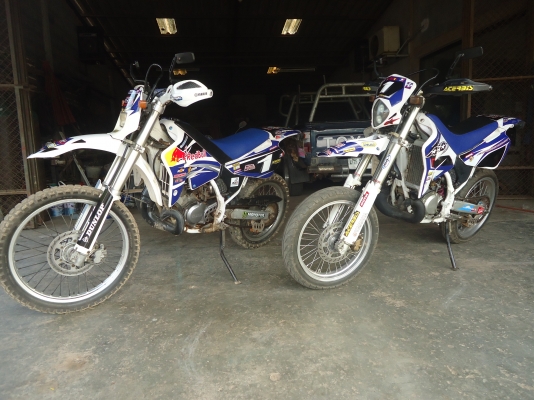 ขาย 2 คัน YAMAHA WR 200 ปีประมาณ 93 อินวอยราคา 34,000 บาท ทะเบียนแท้ 58,000 บาท โทร 089-2442598 ศิริ ขาย 2 คัน YAMAHA WR 200 ปีประมาณ 93 อินวอยราคา 34,000 บาท ทะเบียนแท้ 58,000 บาท โทร 089-2442598 ศิริ