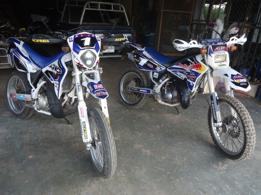 ขาย 2 คัน YAMAHA WR 200 ปีประมาณ 93 อินวอยราคา 34,000 บาท ทะเบียนแท้ 58,000 บาท โทร 089-2442598 ศิริ ขาย 2 คัน YAMAHA WR 200 ปีประมาณ 93 อินวอยราคา 34,000 บาท ทะเบียนแท้ 58,000 บาท โทร 089-2442598 ศิริ