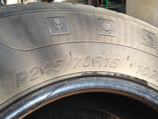 ขายยาง 245/70/16  ปี11 ยี่ห้อwestlake คู่นึงครับ