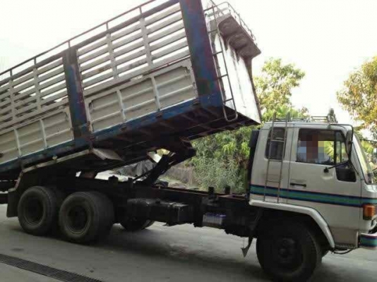 ขายรถ 10 ล้อดัมพ์ ISUZU ROCKY 175 แรงม้า เพลาเดี่ยว มี 2 คัน ราคา 850000