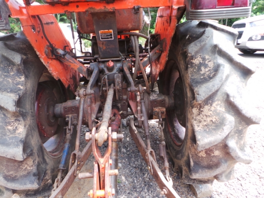 รถไถยี่ห้อ KUBOTA อุปกรณ์มีโรตารี่ตัดหญ้า ใบมีดดันหน้า รถไถยี่ห้อ KUBOTA อุปกรณ์มีโรตารี่ตัดหญ้า ใบมีดดันหน้า