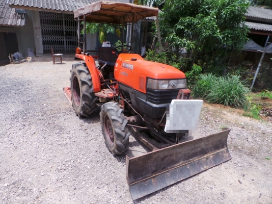 รถไถยี่ห้อ KUBOTA อุปกรณ์มีโรตารี่ตัดหญ้า ใบมีดดันหน้า รถไถยี่ห้อ KUBOTA อุปกรณ์มีโรตารี่ตัดหญ้า ใบมีดดันหน้า