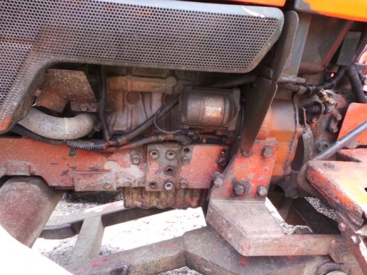 รถไถยี่ห้อ KUBOTA อุปกรณ์มีโรตารี่ตัดหญ้า ใบมีดดันหน้า รถไถยี่ห้อ KUBOTA อุปกรณ์มีโรตารี่ตัดหญ้า ใบมีดดันหน้า