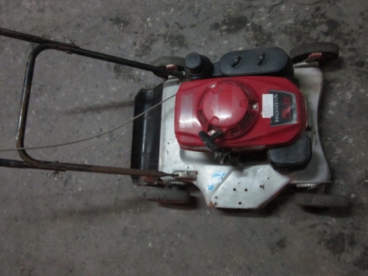 ขายของมือสองญี่ปุ่น-เครื่องตัดหญ้า ยี่ห้อ HONDA มี 2 ตัว ให้เลือก