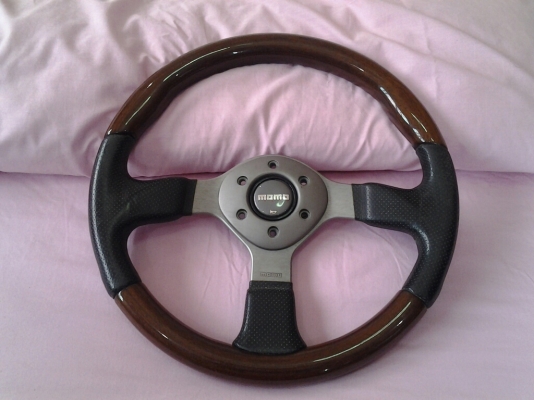 ขาย พวงมาลัยmomoลายไม้