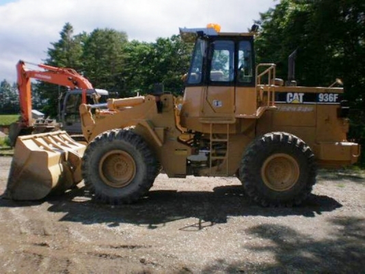 ขาย CATERPILLAR 936F, S/n. 9MK00187