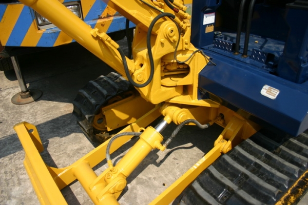 ขาย รถขุดเล็ก KOMATSU PC20-5 เก่านอก สวยๆ 350,000 TEL : 087-0339334 (อ็อฟ)