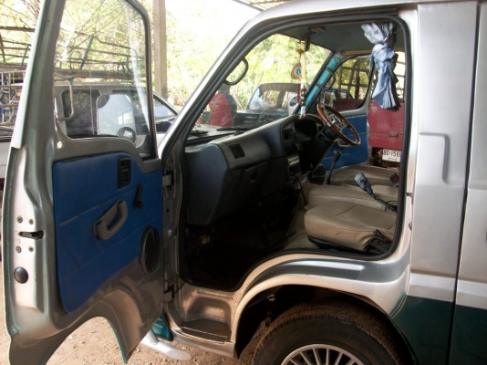 ลดสุดด่วนครับรถตู้ช่วงยาวพร้อมใช้งานเอกสารพร้อมโอน ทะเบียน 56