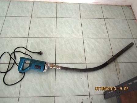เครื่องจี้คอนกรีตมือถือ CLINTON EV-35 750W เครื่องจี้คอนกรีตมือถือ CLINTON EV-35 750W