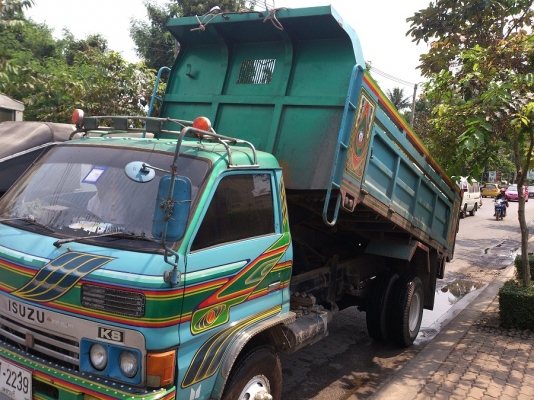 ขายรถหกล้อ มีดั๊มพ์